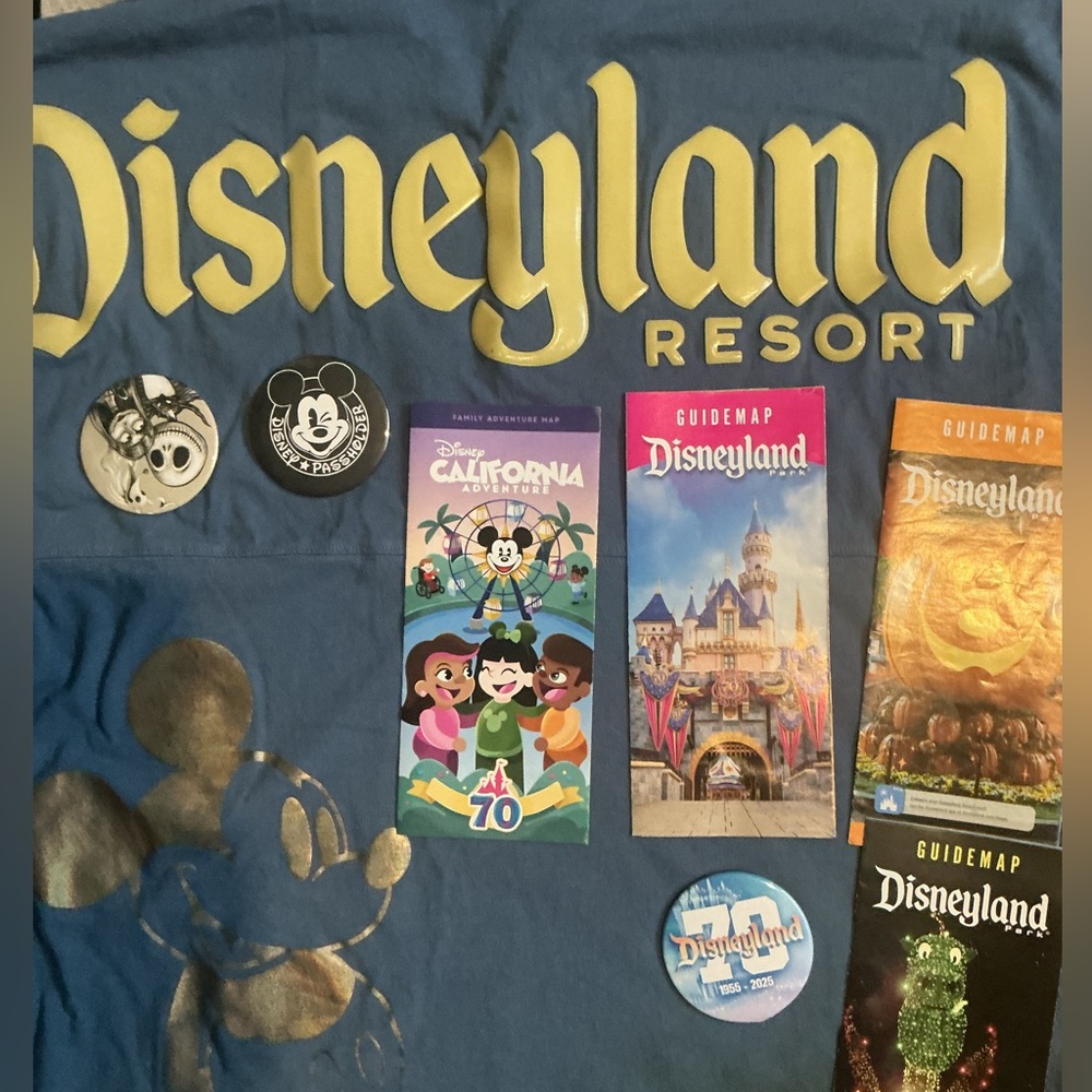 NEW DISNEYLAND (2025) 70TH
ANNIVERSARY  VINTAGE MICKEY 
MOUSE SPIRIT JERSEY
